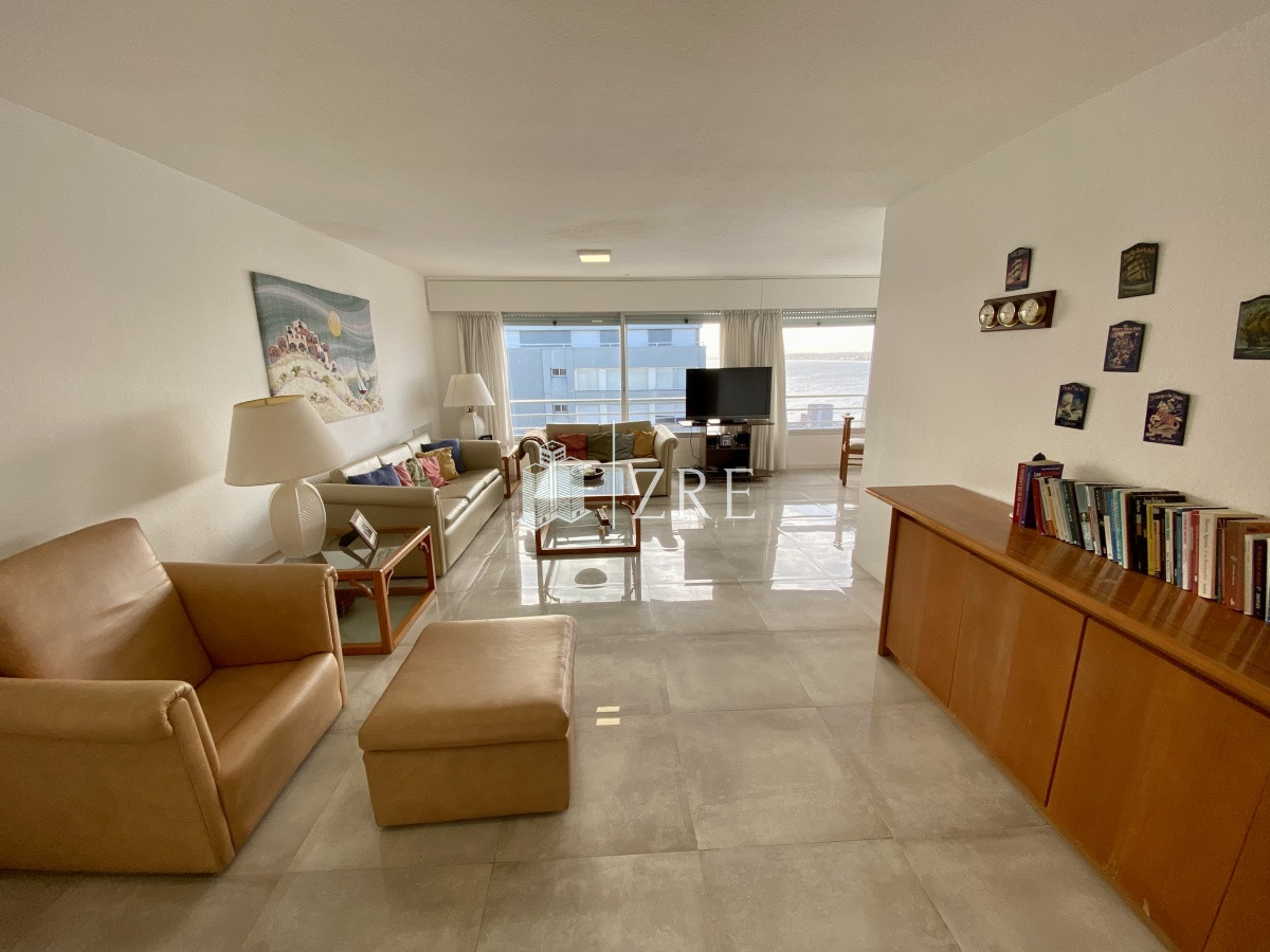 Apartamento ID.349 - Venta Apartamento 3 dormitorios en península Punta del Este 