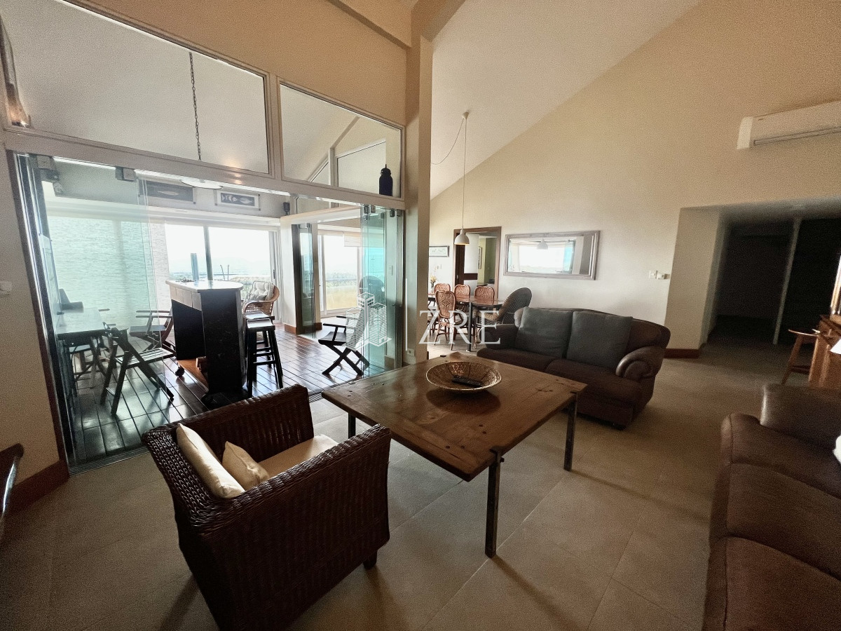 Apartamento ID.122 - Venta Penthouse Primera línea Brava