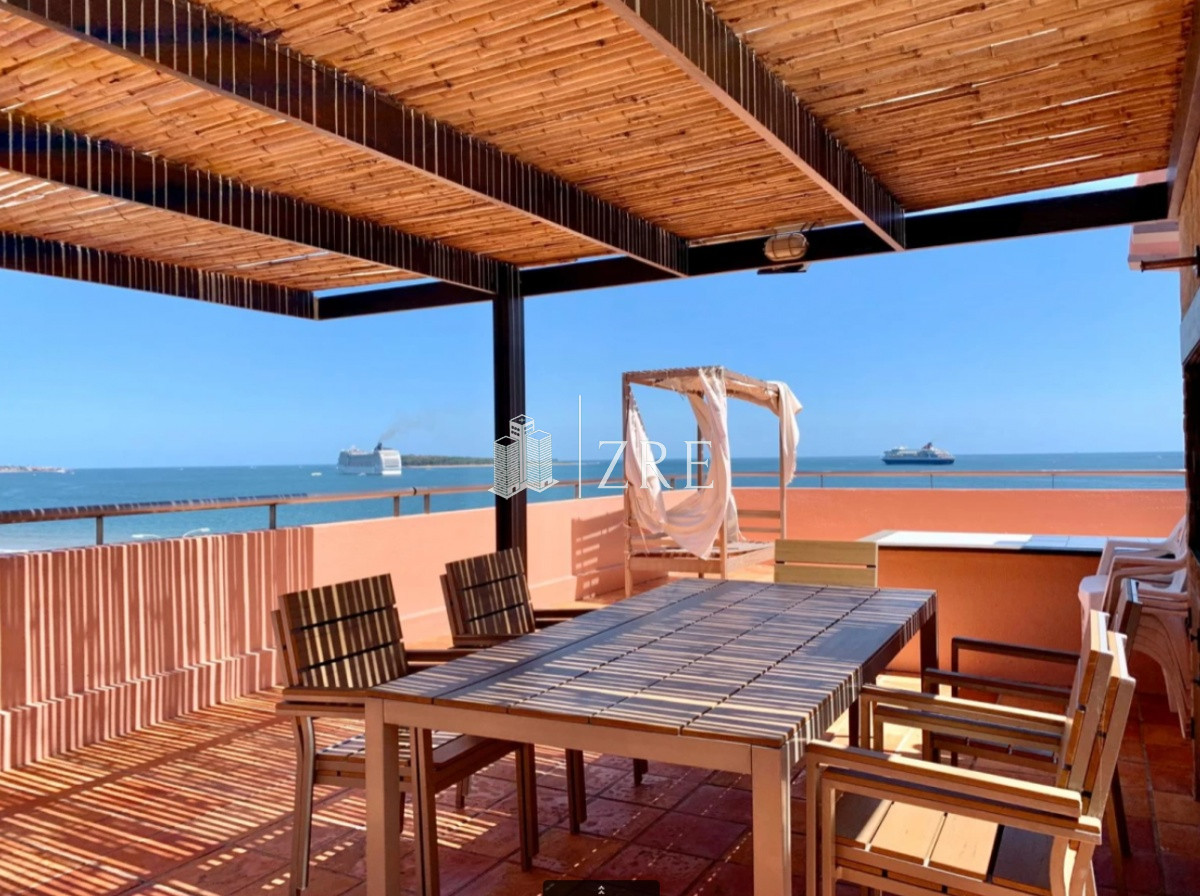 Apartamento ID.472 - Venta apartamento Frente al Mar, Playa Mansa en Venta Dos Dormitorios y Parrillero