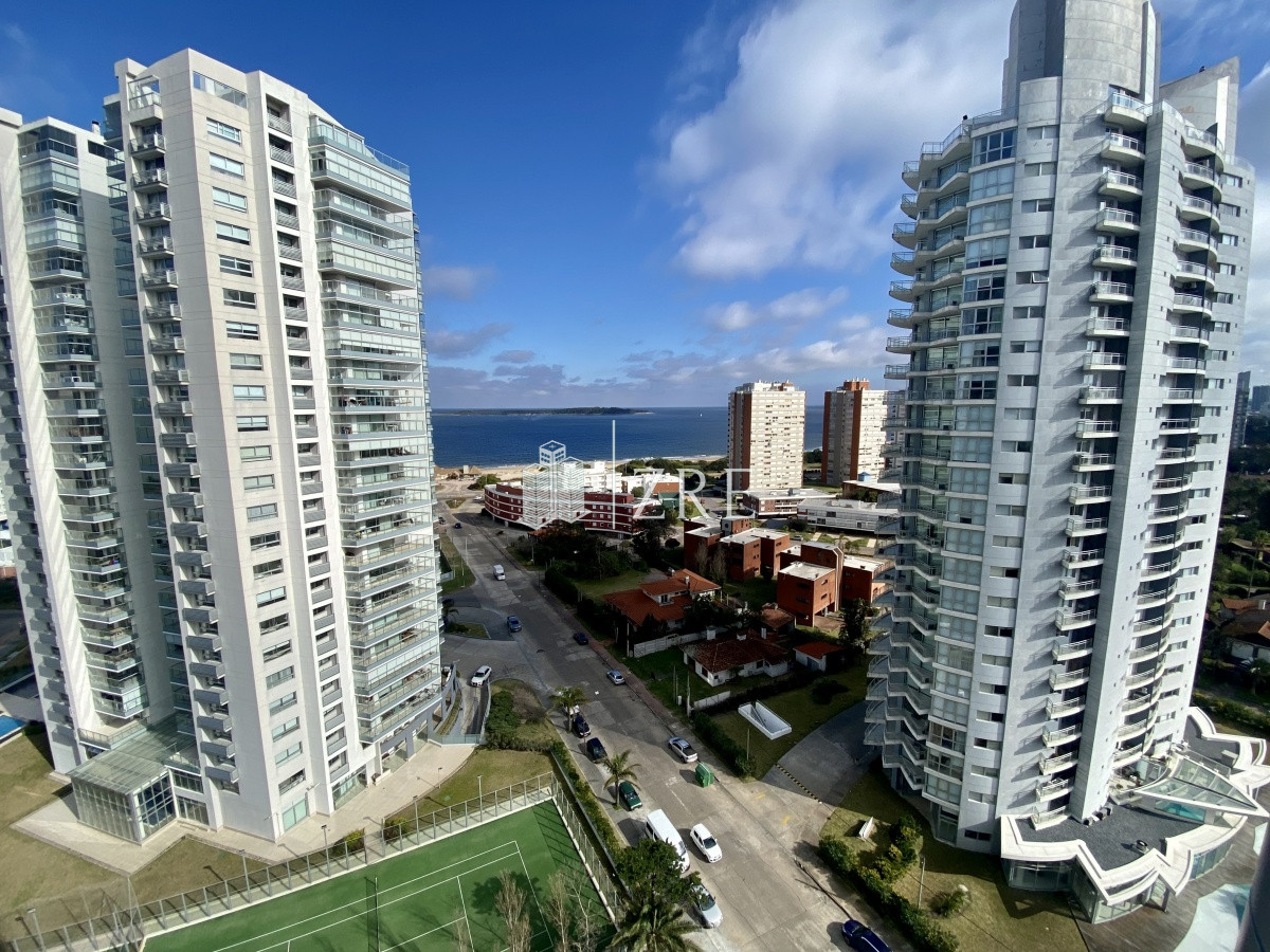Apartamento ID.311 - Venta dos dormitorios playa mansa Punta del Este