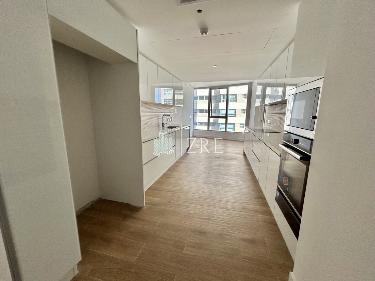 Apartamento ID.105 - Venta apartamento Punta del Este con espectacular vista al mar. 4 dormitorios