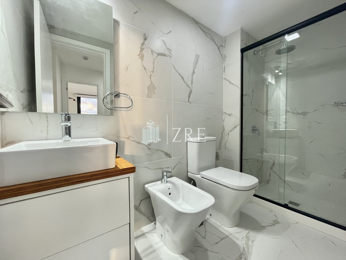 Apartamento ID.236 - Alquiler Anual - Apartamento 1 dormitorio y medio - Vista al Mar - Punta Del Este