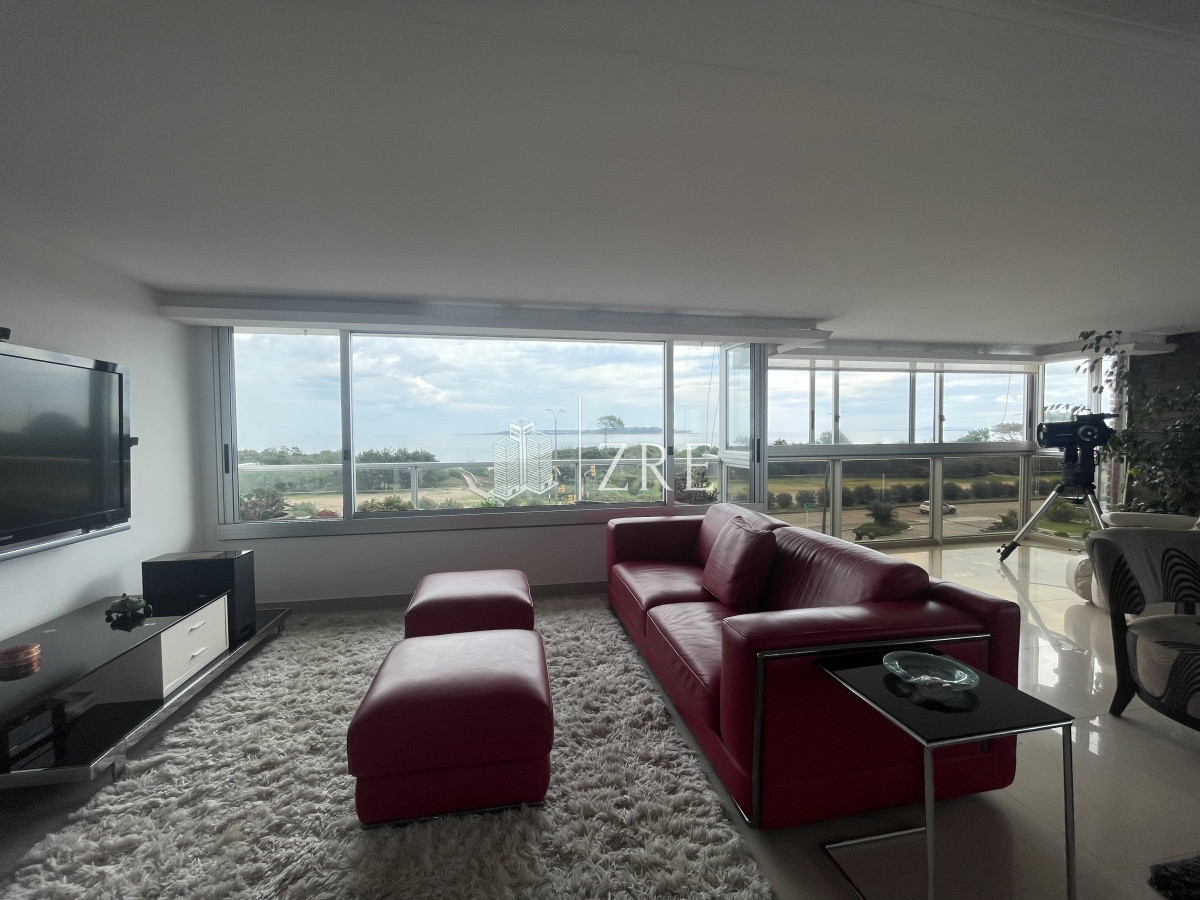 Apartamento ID.496 - Venta apartamento 3 dormitorios playa mansa Punta del Este