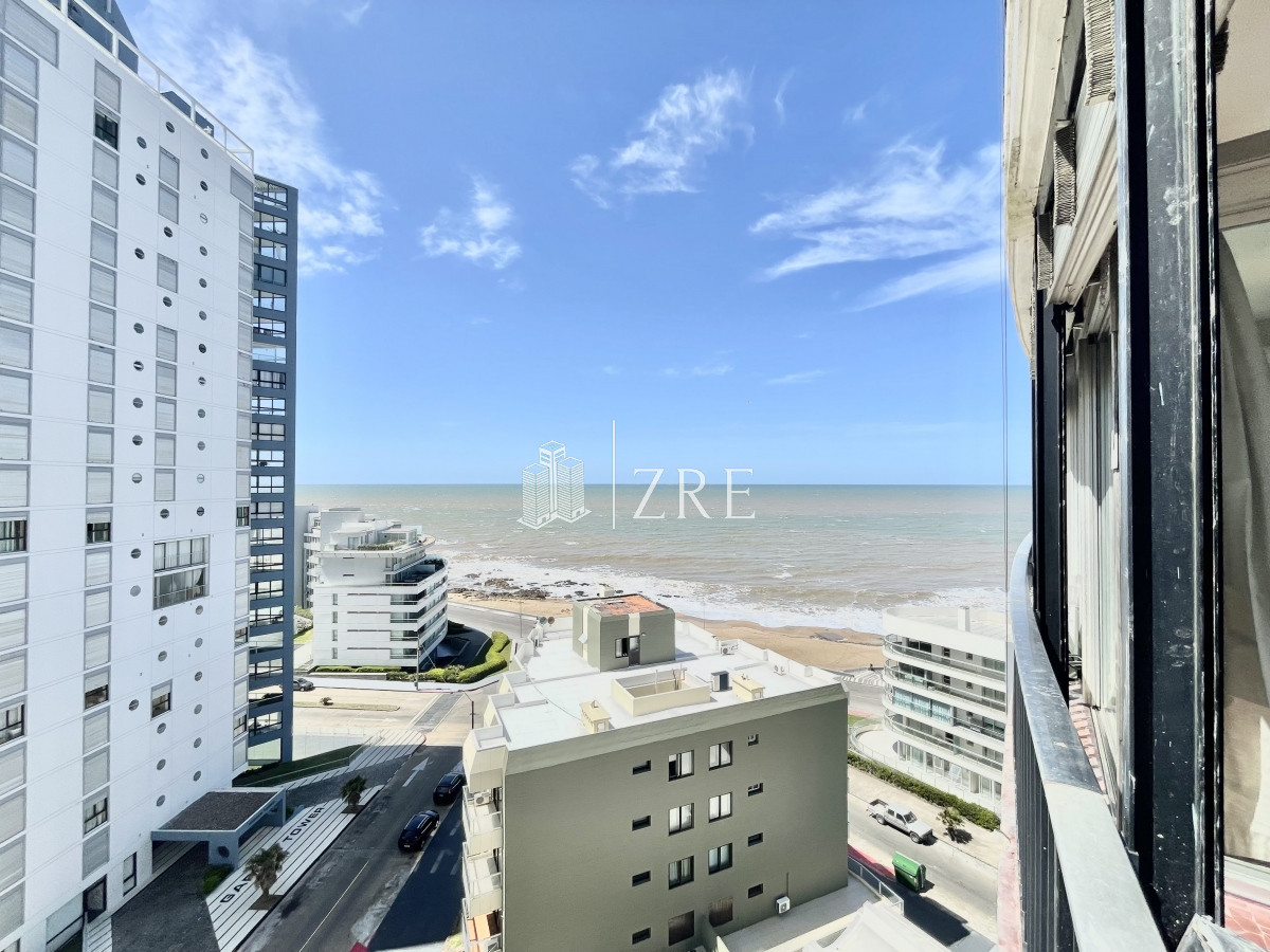 Apartamento ID.160 - Venta apartamento 1 dormitorio con vista al mar. Península, Punta del Este.  