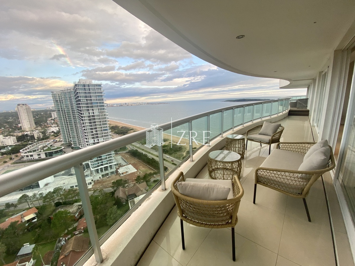 Apartamento ID.364 - Venta apartamento 4 dormitorios playa mansa Punta del Este