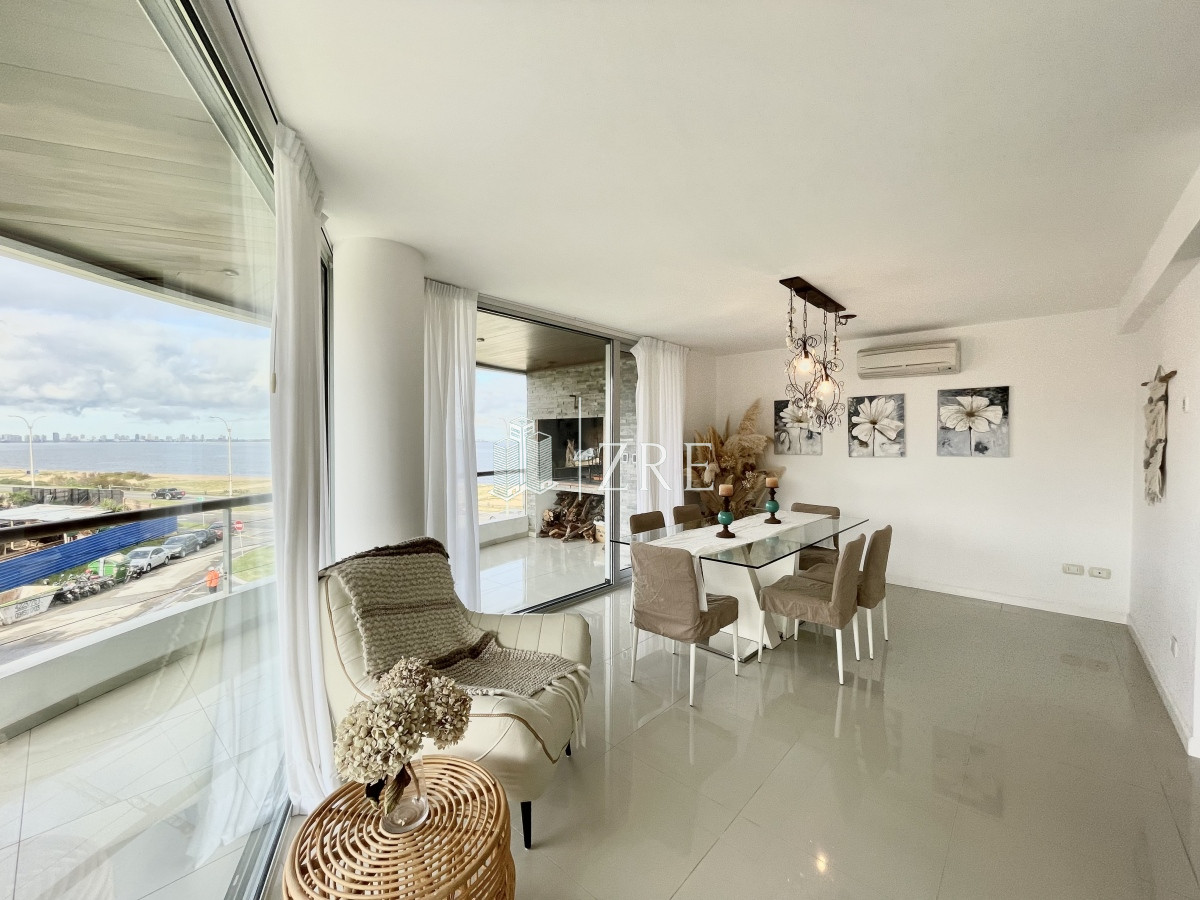 Apartamento ID.235 - venta apartamento 2 dormitorios  2 baños  Parrillero. Playa mansa, Punta del Este 