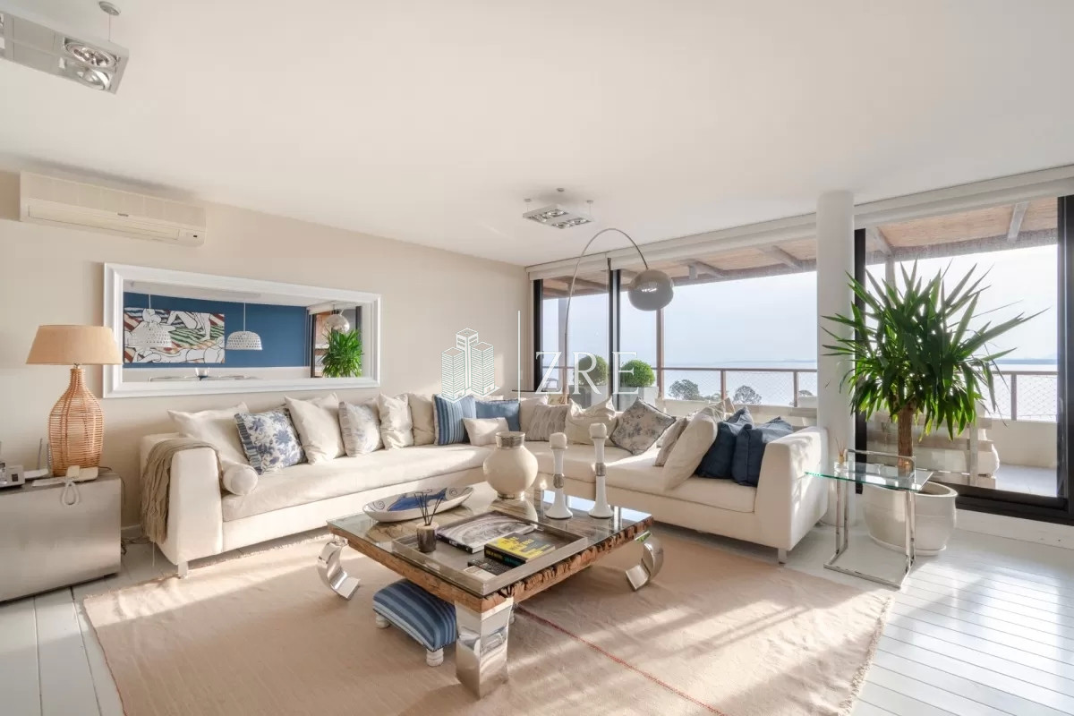 Apartamento ID.269 - Venta apartamento 3 dormitorios más dependencia Punta Ballena 