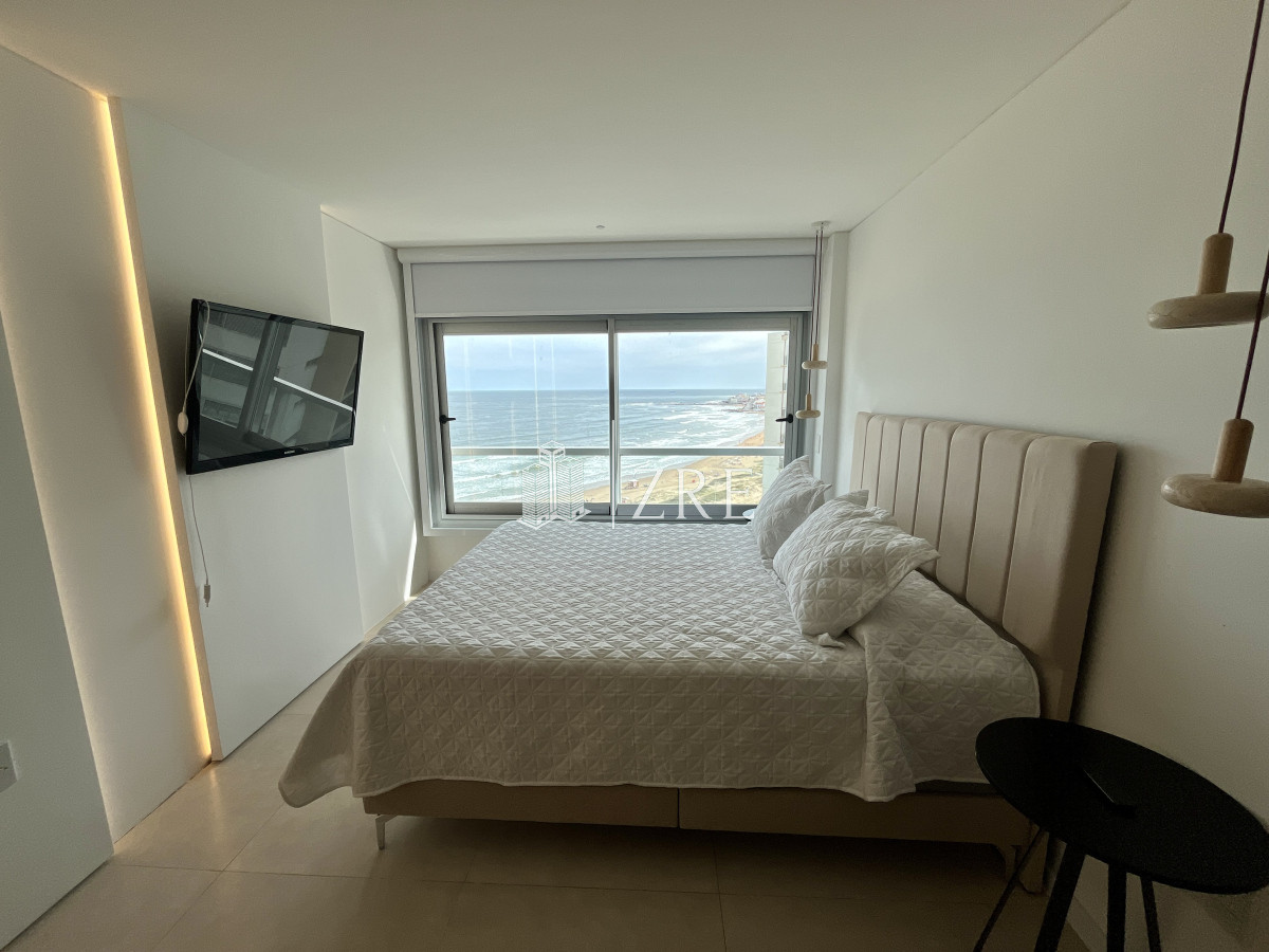 Apartamento ID.668 - Venta apartamento 4 dormitorios. Playa brava, Punta del Este 