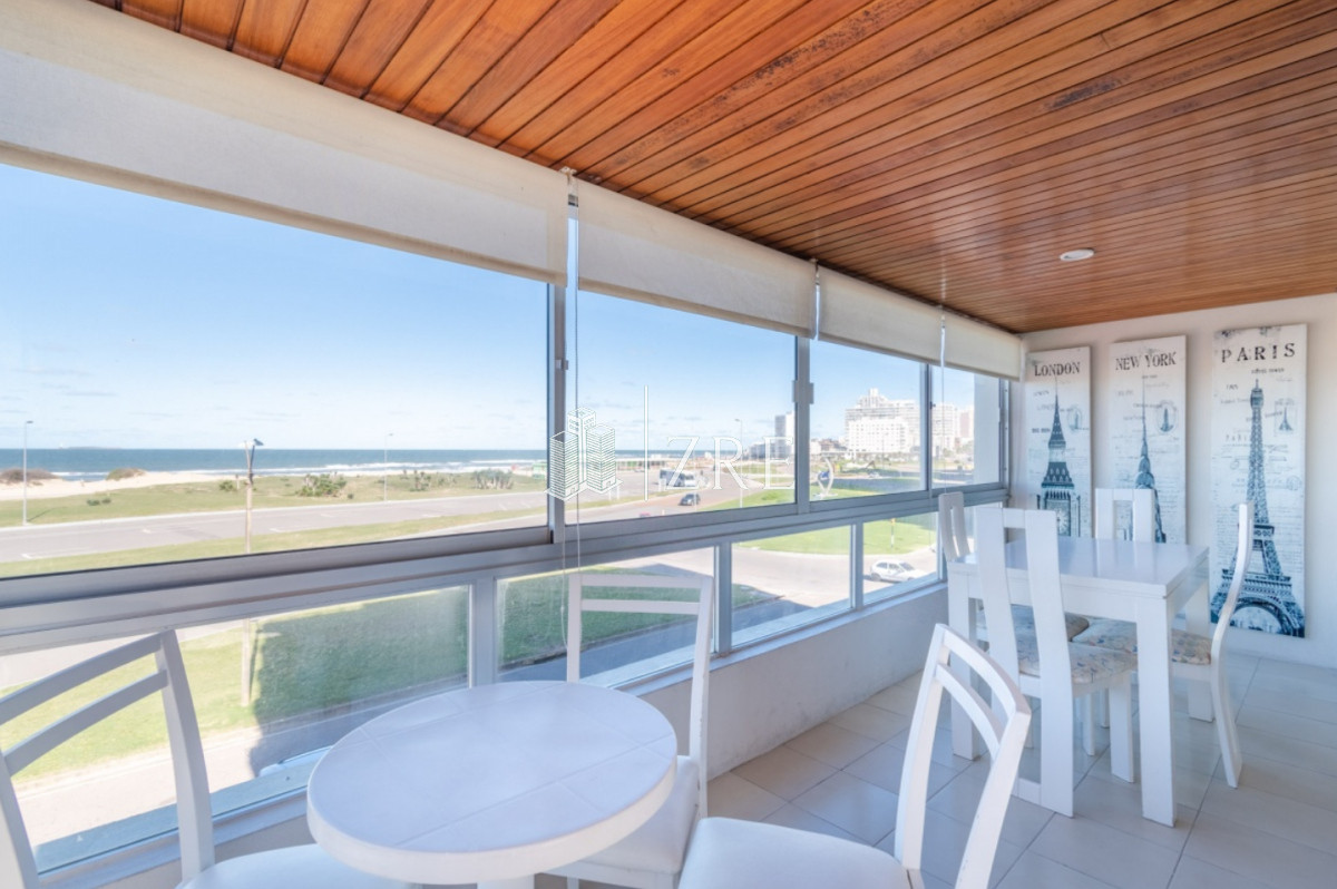 Apartamento ID.674 - Venta apartamento 3 dormitorios. Playa brava, Punta del Este. 