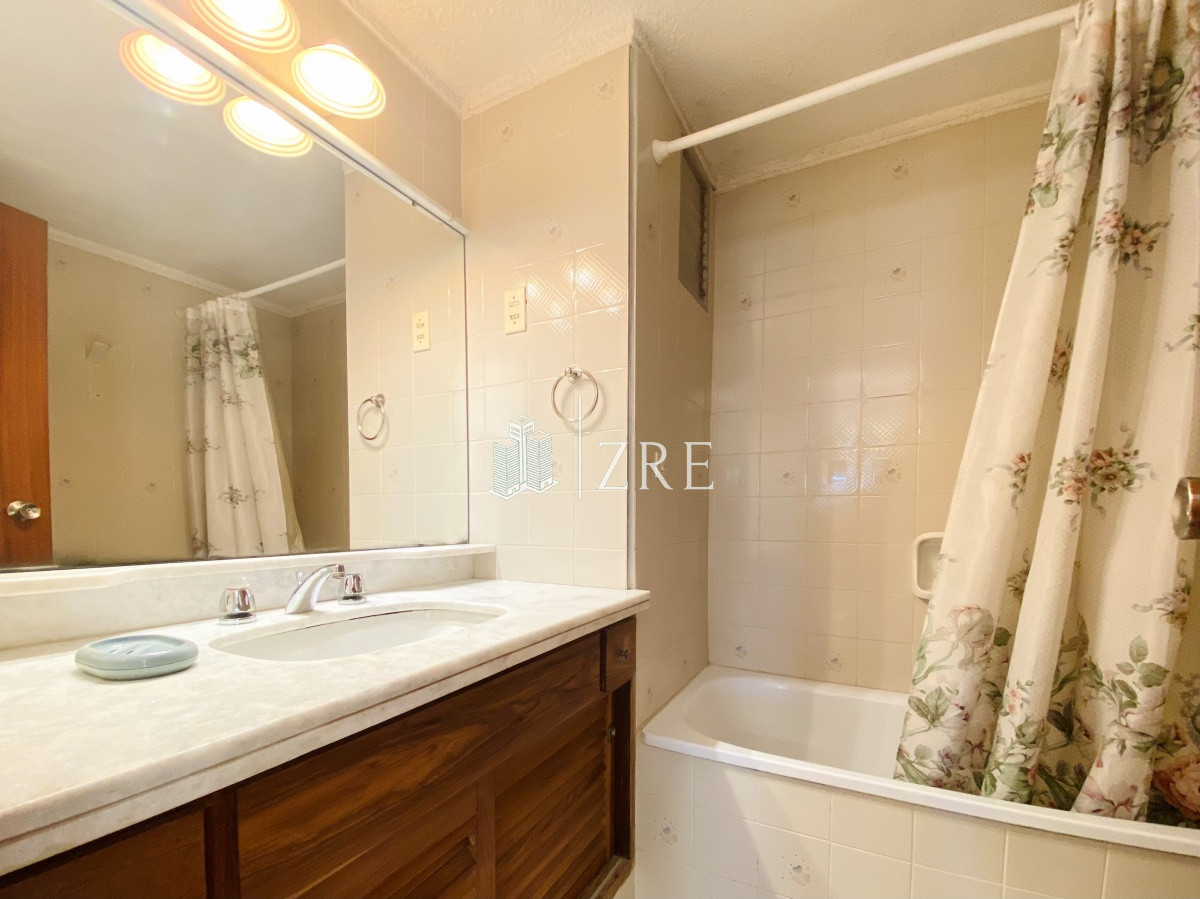 Apartamento ID.434 - Venta apartamento 3 dormitorios, piso alto, Torre tradicional en Punta del Este 