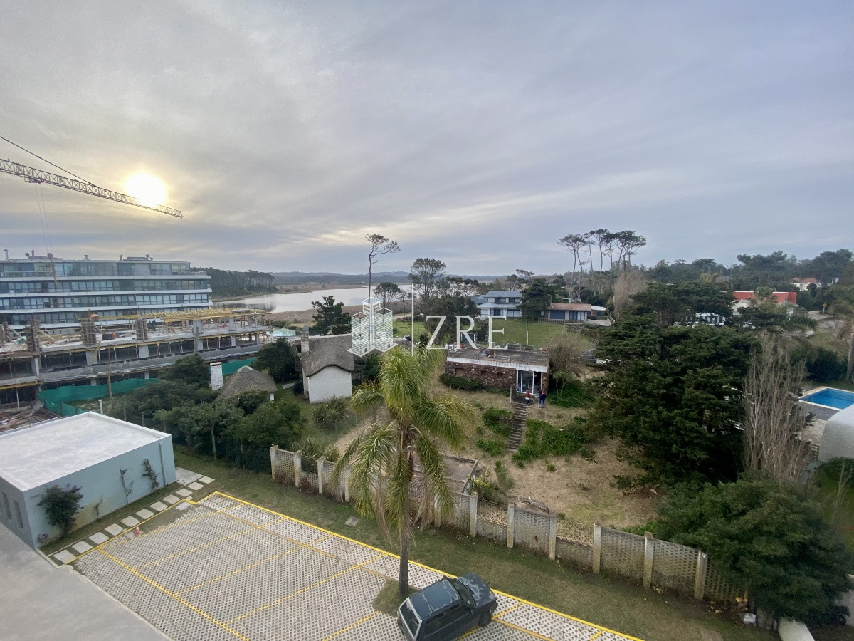 Apartamento ID.335 - Venta apartamento 3 dormitorios playa mansa Punta del Este