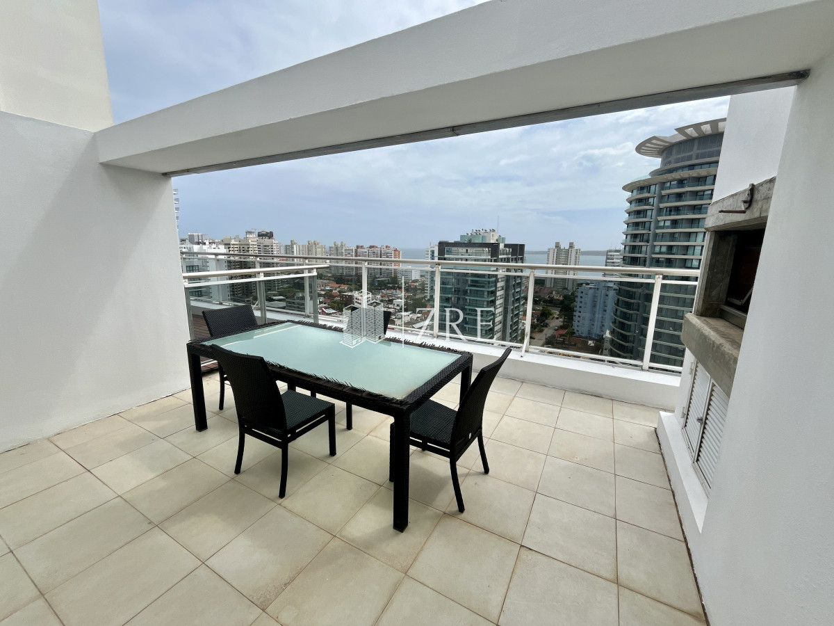 Apartamento ID.695 - Venta apartamento penthouse 3 dormitorios. Playa brava, Punta del Este 