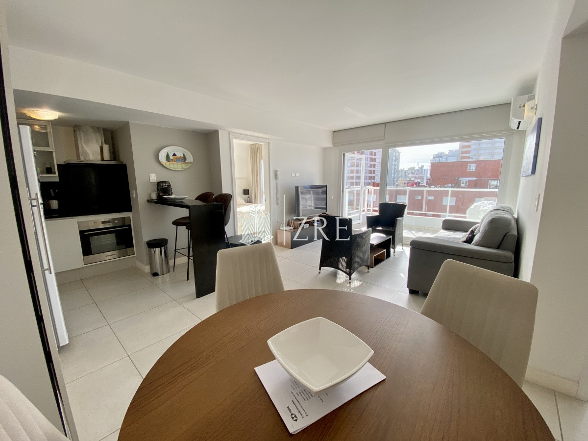 Apartamento ID.294 - Venta 2 dormitorios península Punta del Este.