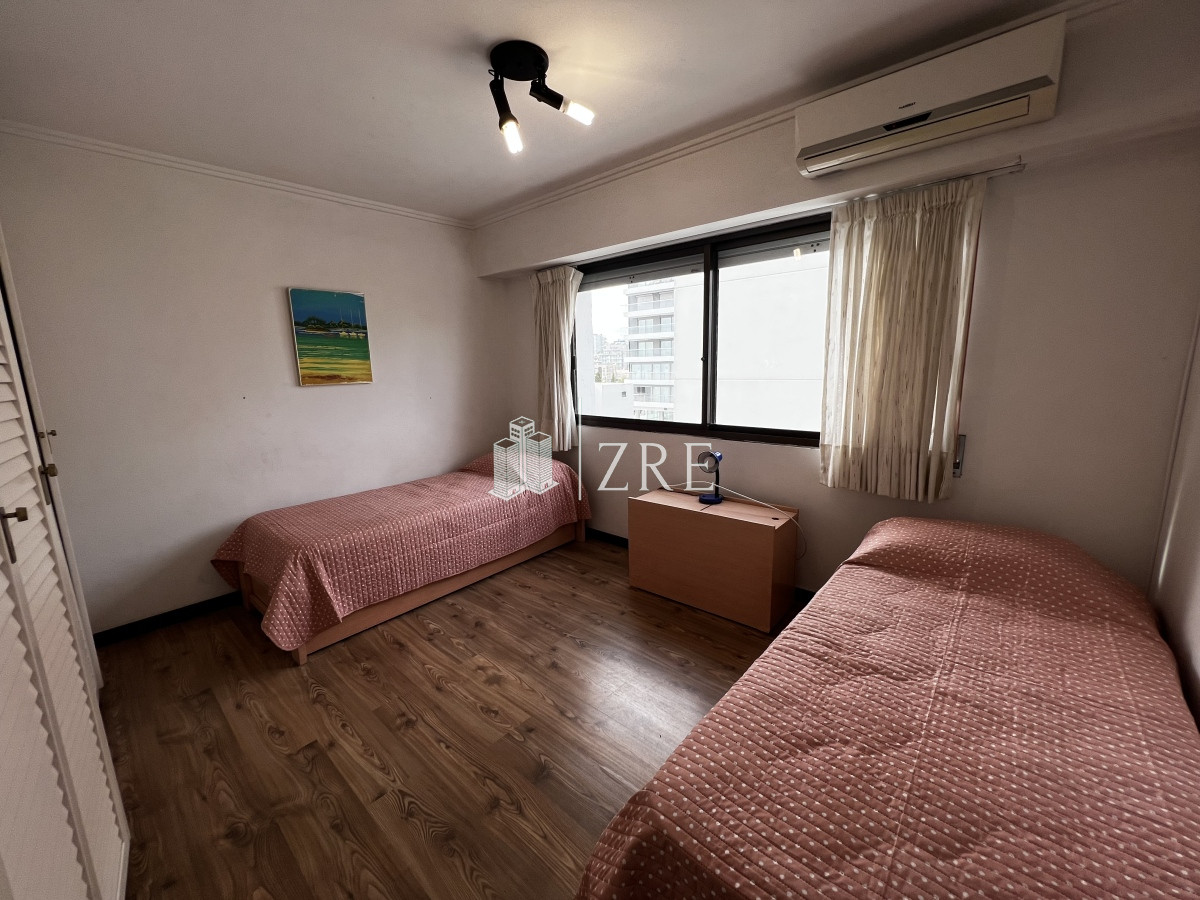 Apartamento ID.753 - Venta apartamento 3 dormitorios, Mansa, Punta del Este
