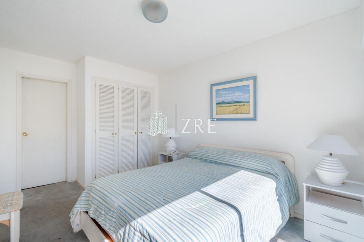 Apartamento ID.674 - Venta apartamento 3 dormitorios. Playa brava, Punta del Este. 