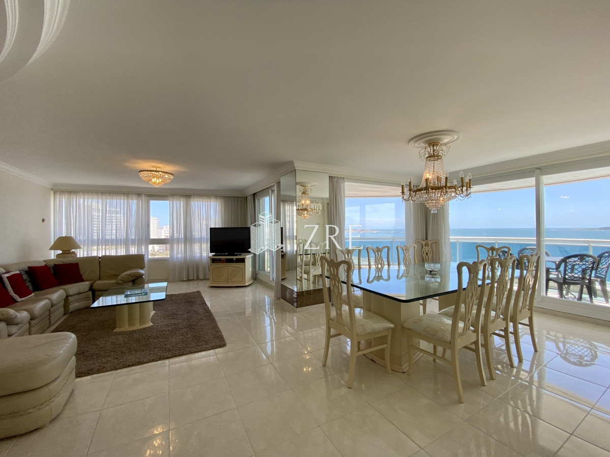 Apartamento ID.379 - Venta apartamento 3 dormitorios. Playa mansa, Punta del Este