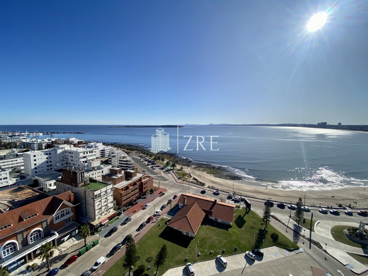 Apartamento ID.462 - Venta apartamento 4 dormitorios playa mansa Punta del Este