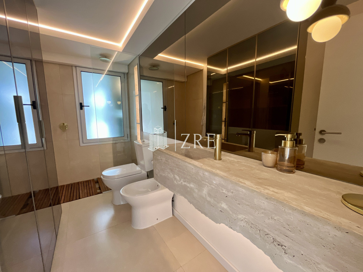 Apartamento ID.668 - Venta apartamento 4 dormitorios. Playa brava, Punta del Este 