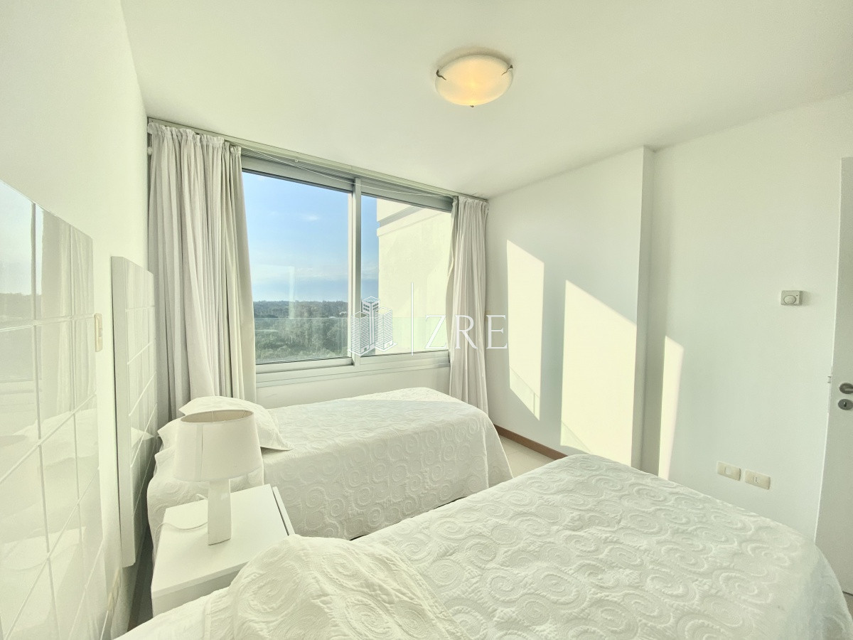 Apartamento ID.290 - Alquiler temporal tiburón III Punta del Este tres dormitorios.  