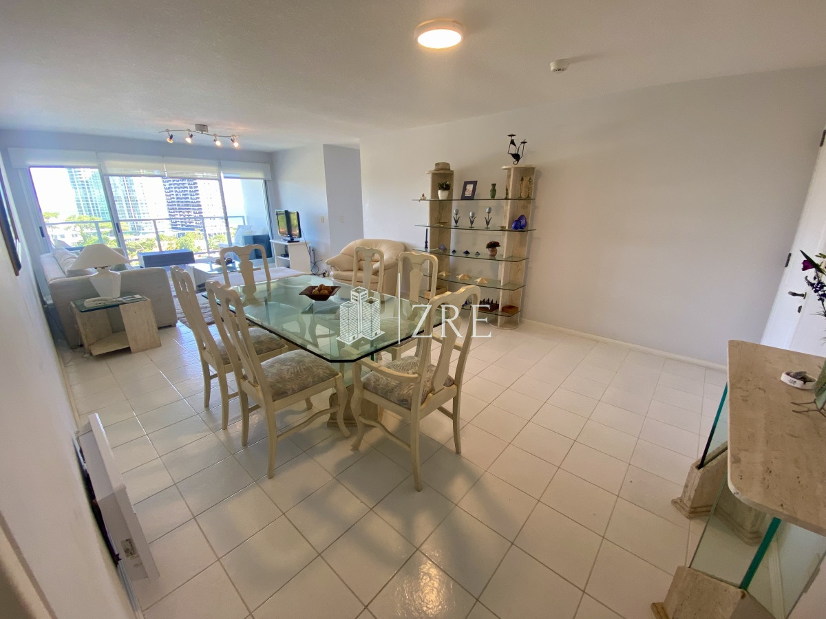Apartamento ID.137 - Venta apartamento 3 dormitorios más dependencia, playa mansa. Punta del Este 