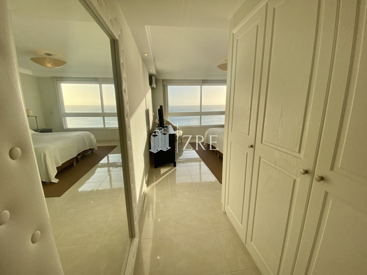 Apartamento ID.287 - Venta Departamento 3 Dormitorios en suite - Primera Línea Mansa 