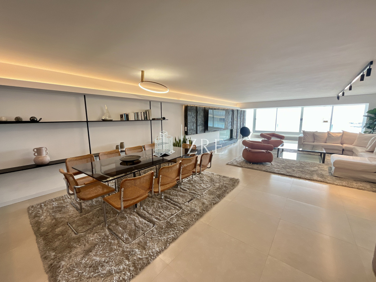 Apartamento ID.668 - Venta apartamento 4 dormitorios. Playa brava, Punta del Este 