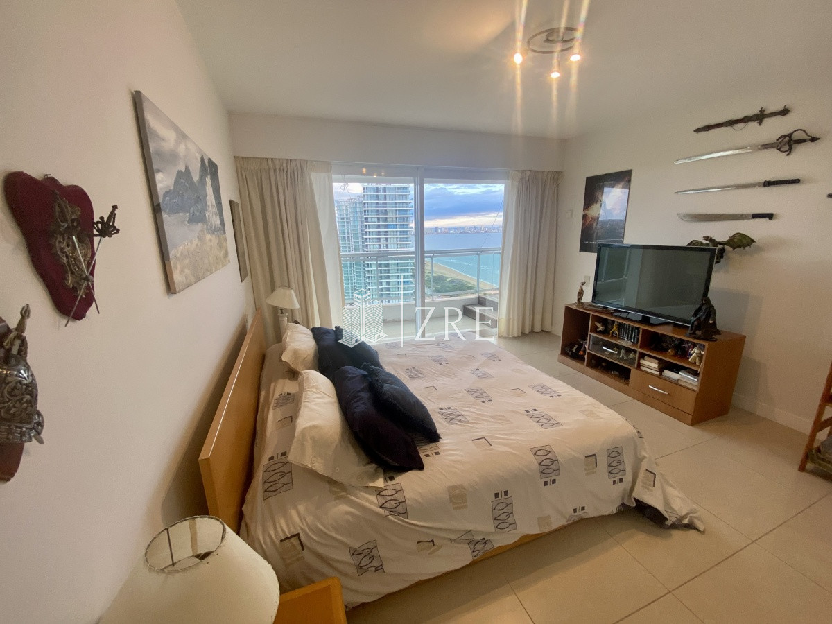 Apartamento ID.364 - Venta apartamento 4 dormitorios playa mansa Punta del Este