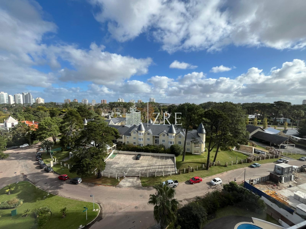 Apartamento ID.596 - Venta apartamento Amadeus, Playa Mansa, Punta del Este