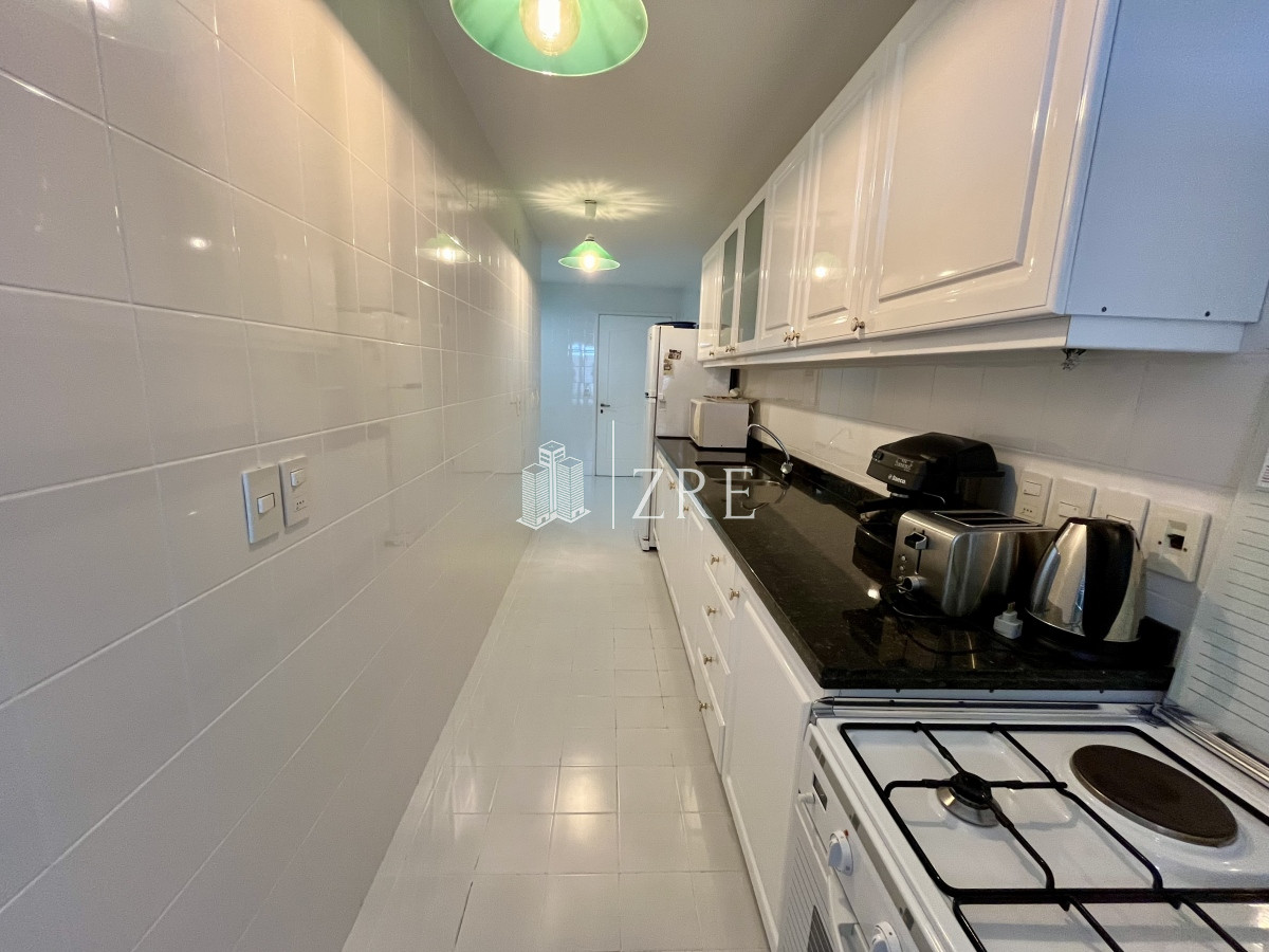 Apartamento ID.137 - Venta apartamento 3 dormitorios más dependencia, playa mansa. Punta del Este 