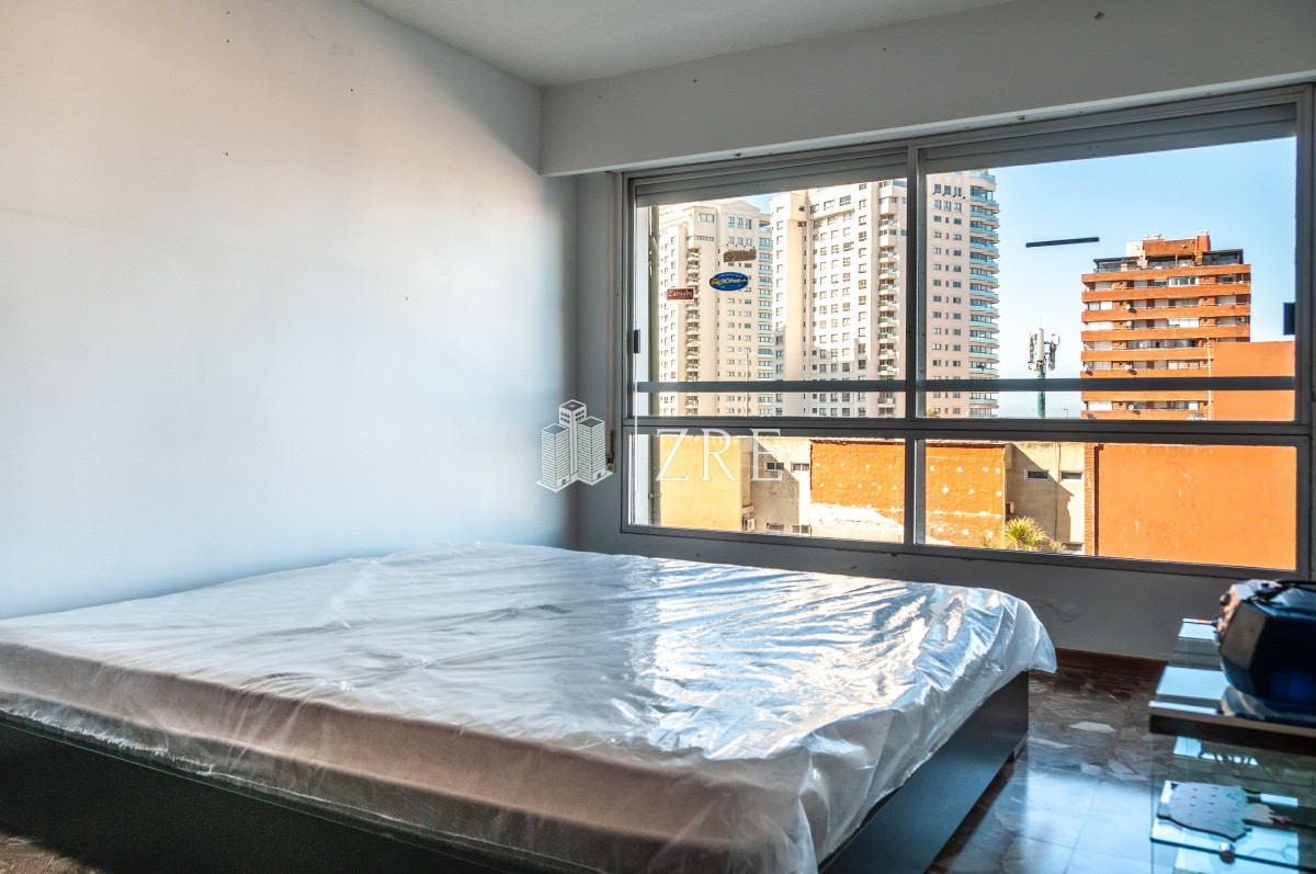 Apartamento ID.338 - Primera fila Playa Mansa, semipiso en Malecon.