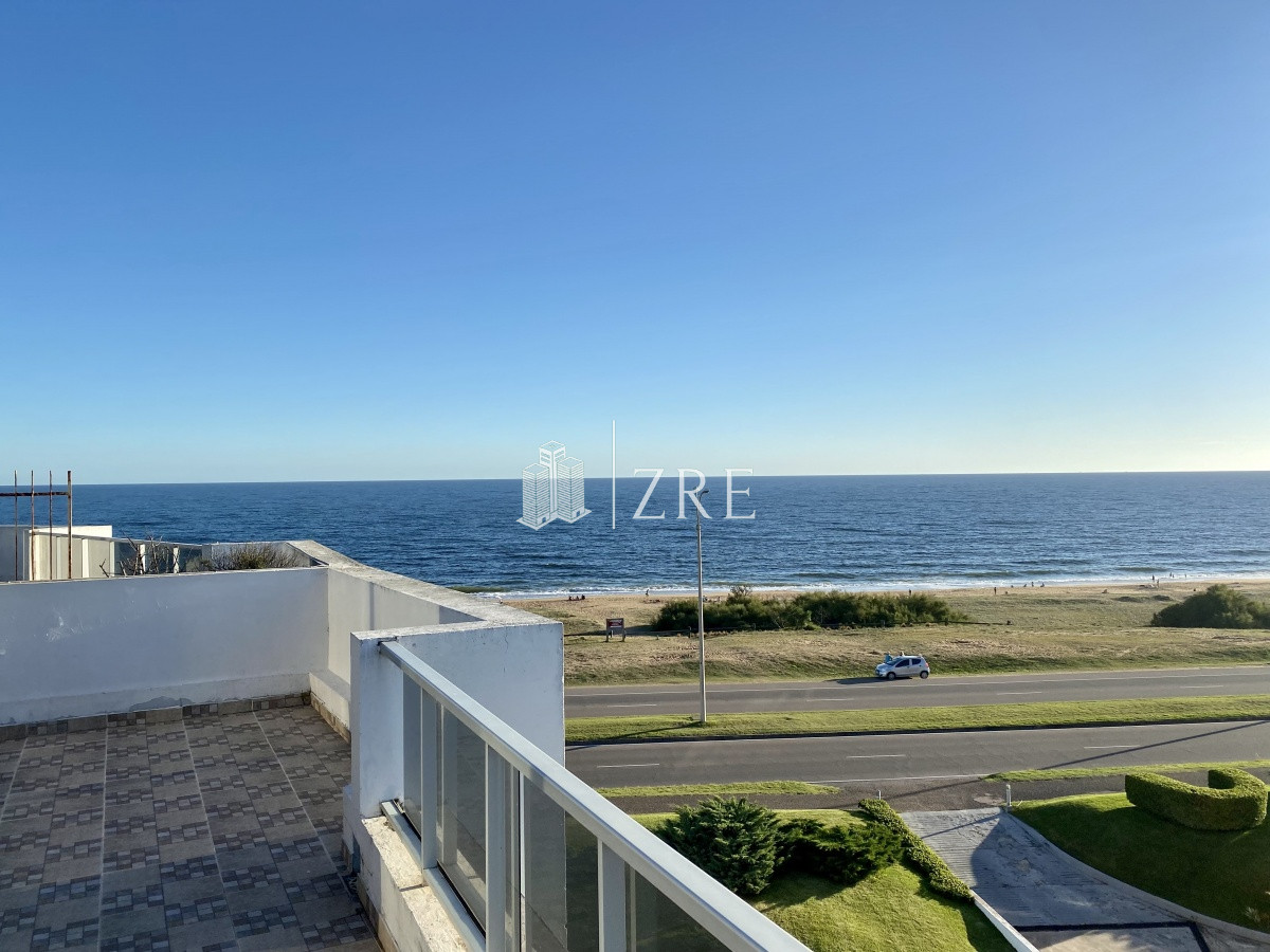 Apartamento ID.374 - Venta apartamento Penthouse primera linea de Playa Mansa!