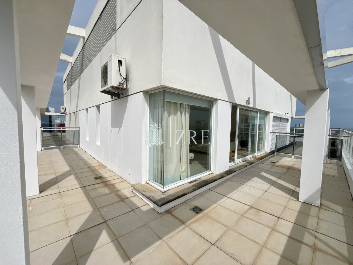 Apartamento ID.695 - Venta apartamento penthouse 3 dormitorios. Playa brava, Punta del Este 