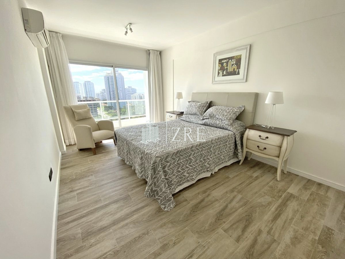 Apartamento ID.163 - Venta apartamento 3 dormitorios. Aidy Grill, Punta del Este.  
