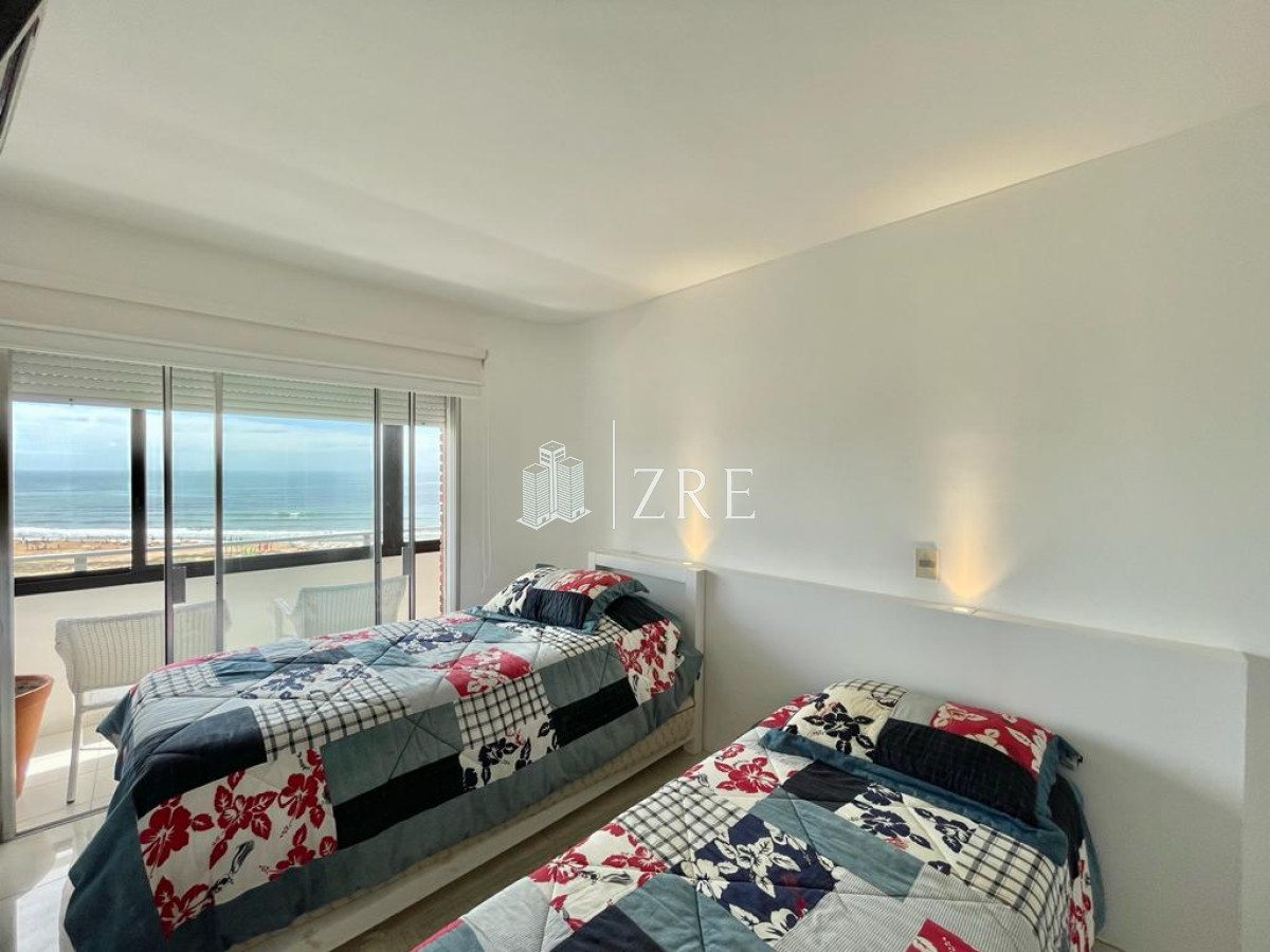 Apartamento ID.245 - PENTHOUSE 2 DORMITORIOS + TERRAZA EXCLUSIVAS VISTAS A PLAYA BRAVA PUNTA DEL ESTE VENTA