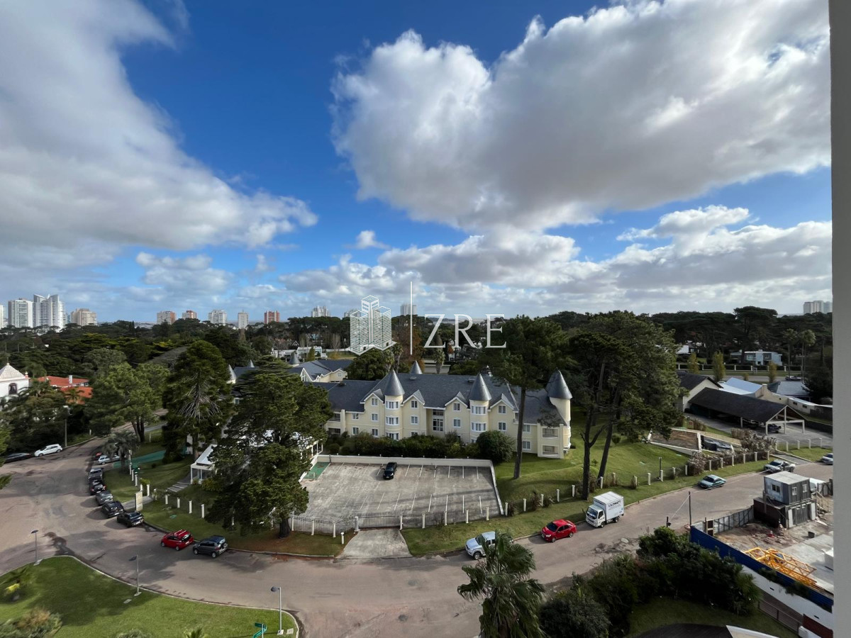 Apartamento ID.596 - Venta apartamento Amadeus, Playa Mansa, Punta del Este