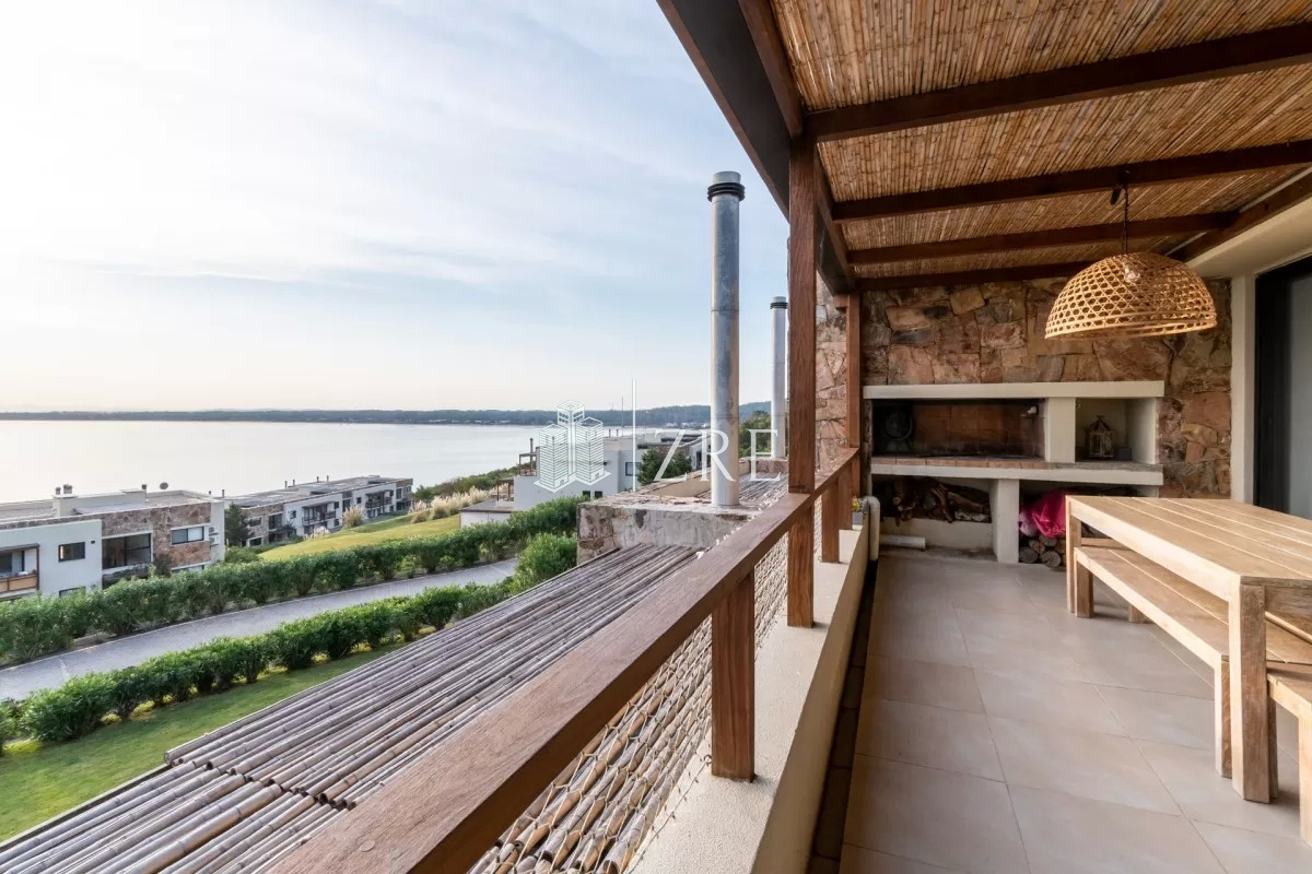 Apartamento ID.269 - Venta apartamento 3 dormitorios más dependencia Punta Ballena 