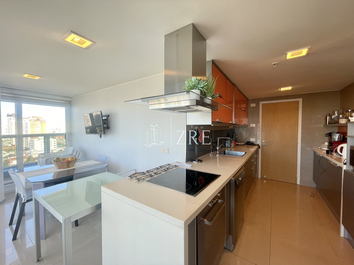 Apartamento ID.225 - Venta Departamento - 3 dormitorios + servicio - Punta Del Este -  Playa Mansa