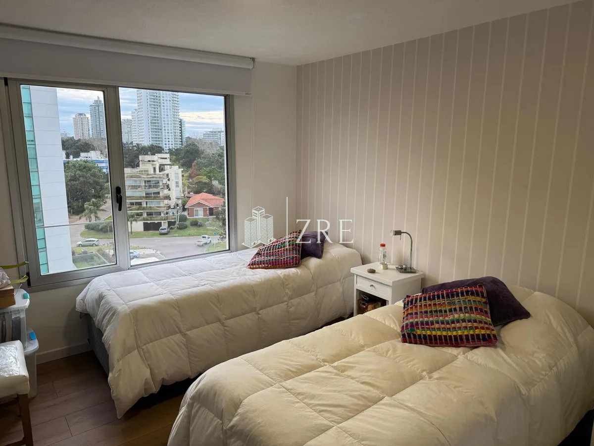 Apartamento ID.540 - Venta apartamento 4 dormitorios punta del este, playa brava