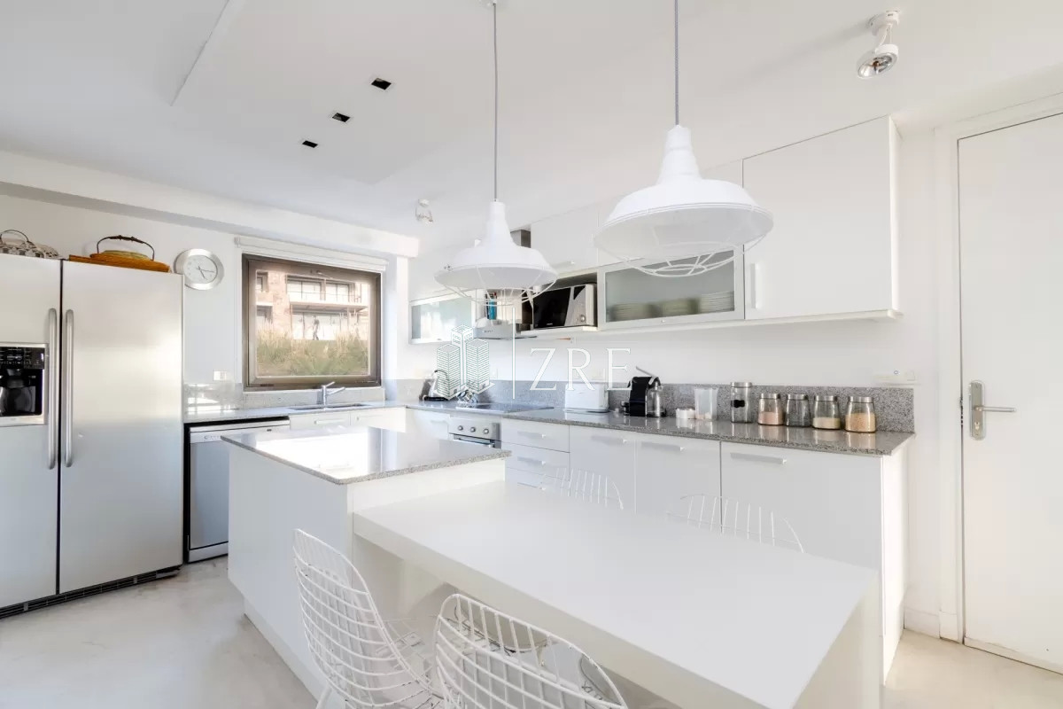 Apartamento ID.269 - Venta apartamento 3 dormitorios más dependencia Punta Ballena 