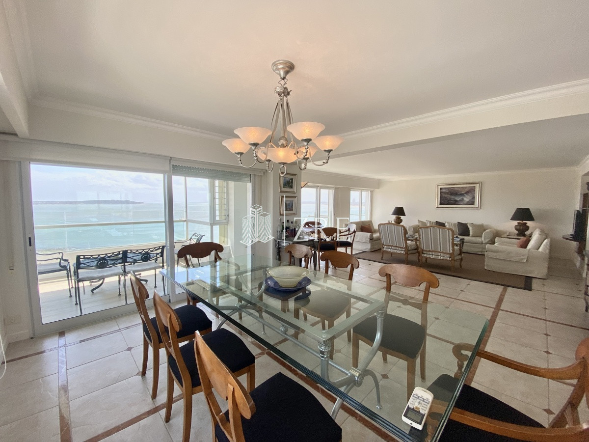 Apartamento ID.289 - Venta apartamento 3 dormitorios. Playa mansa, Punta del Este  