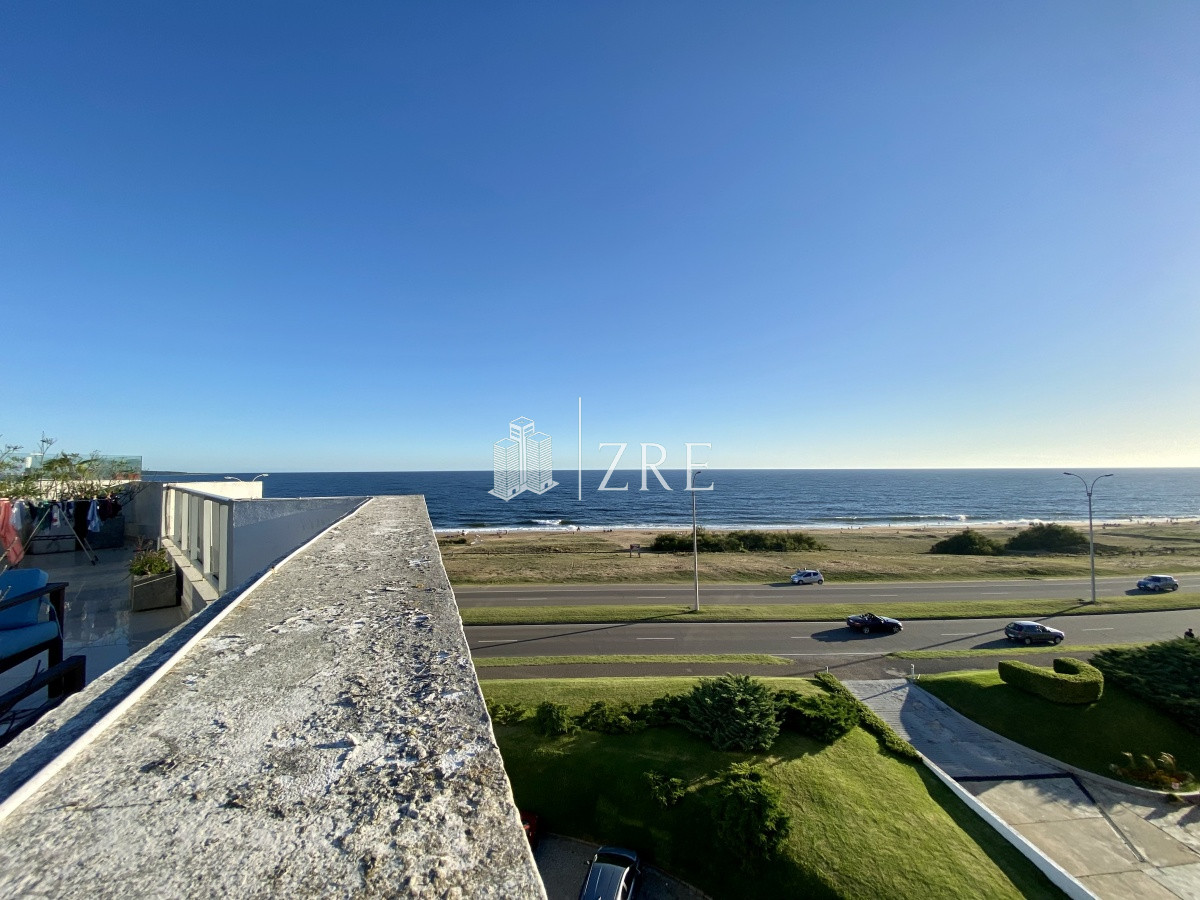 Apartamento ID.374 - Venta apartamento Penthouse primera linea de Playa Mansa!