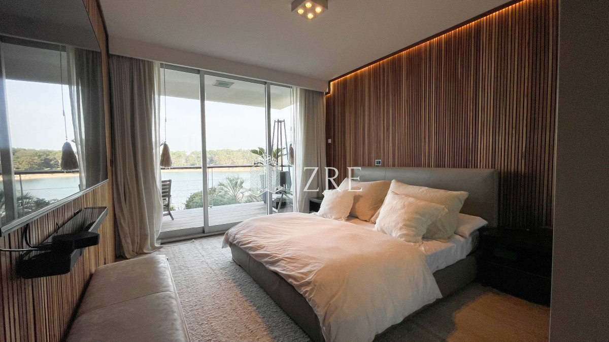 Apartamento ID.533 - Venta apartamento de 4 dormitorios Punta del Este