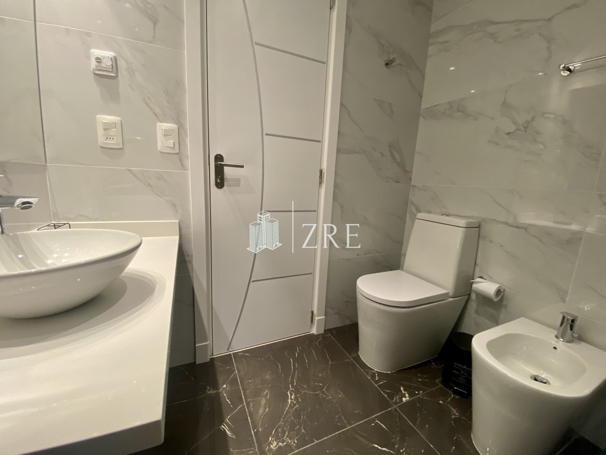 Apartamento ID.311 - Venta dos dormitorios playa mansa Punta del Este