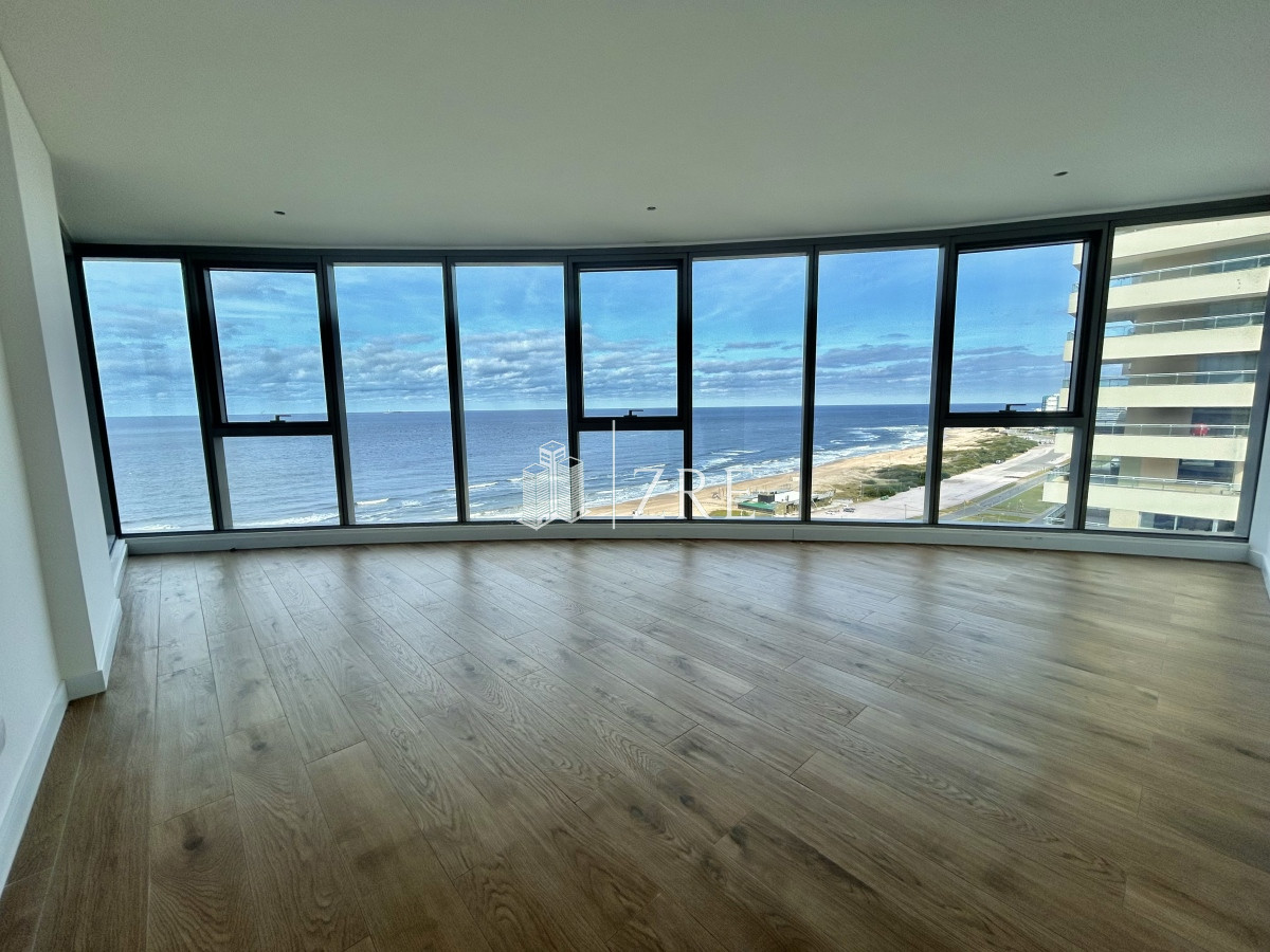 Apartamento ID.105 - Venta apartamento Punta del Este con espectacular vista al mar. 4 dormitorios