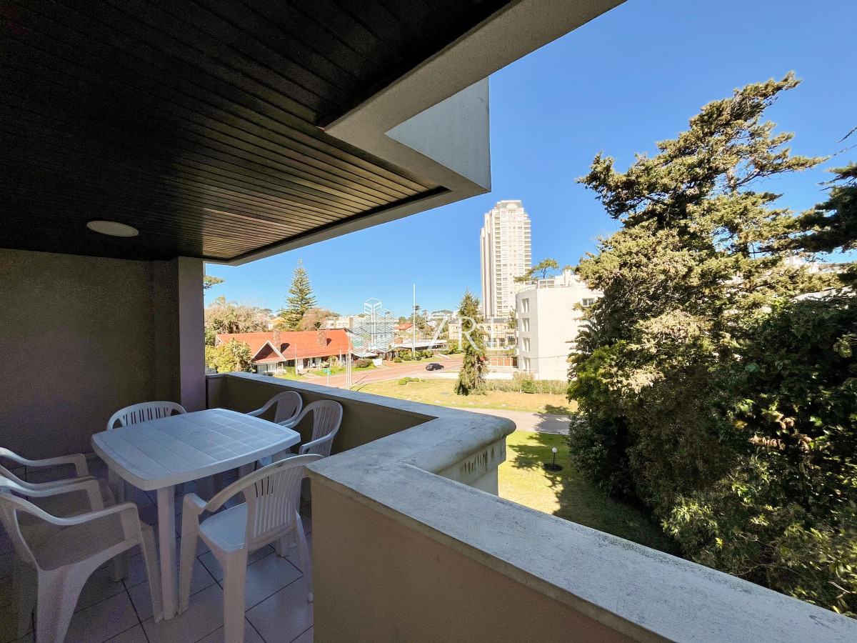 Apartamento ID.614 - Venta apartamento 3 dormitorios. Playa mansa, Punta del Este 