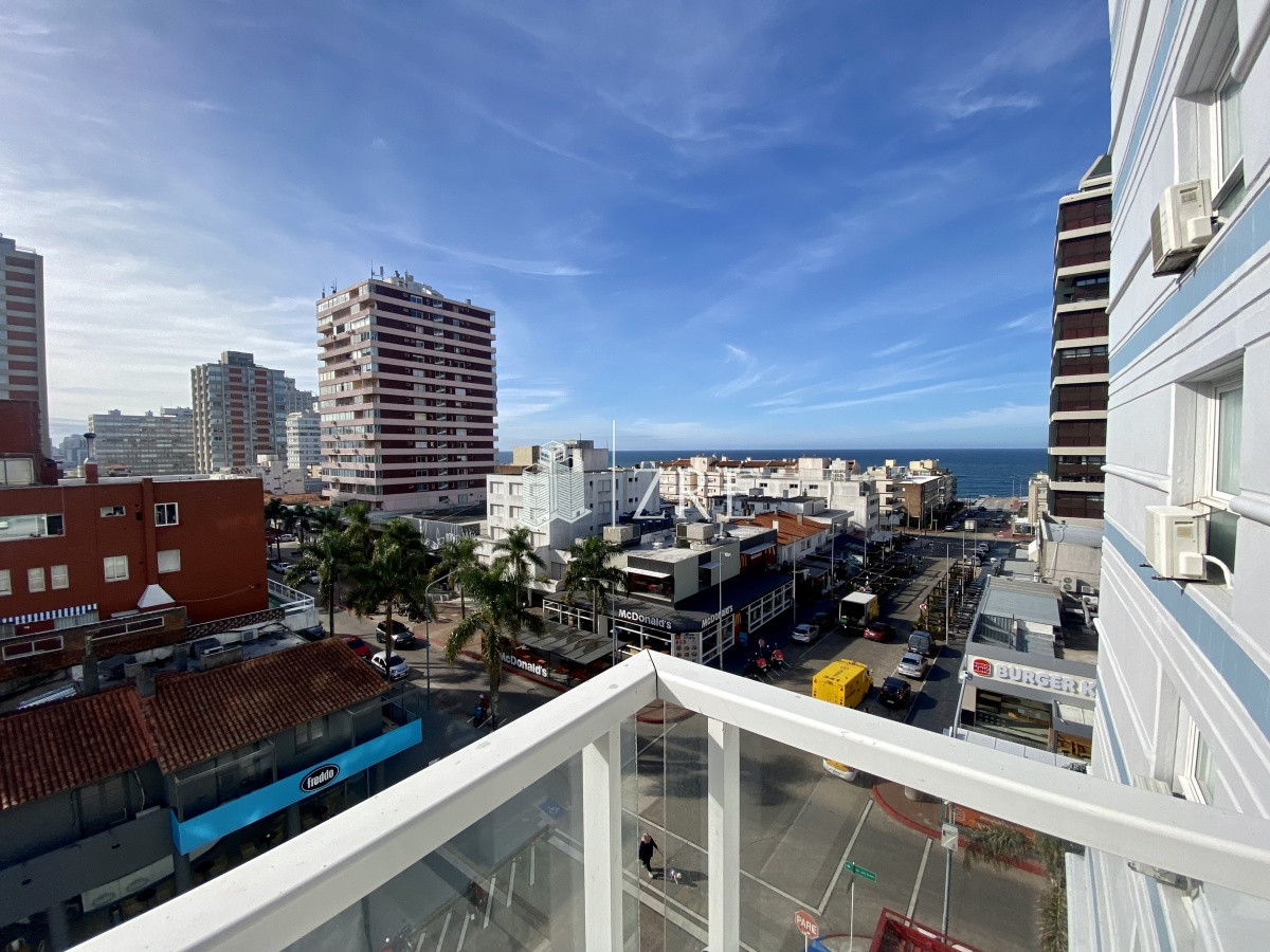 Apartamento ID.294 - Venta 2 dormitorios península Punta del Este.