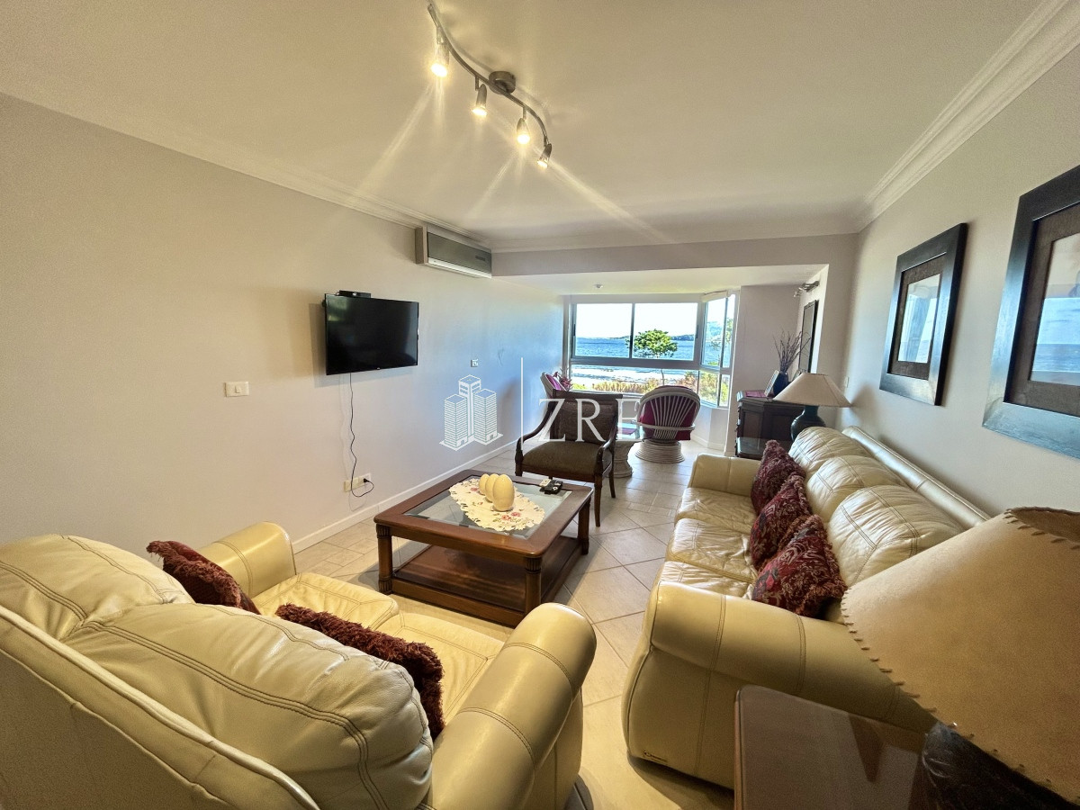 Apartamento ID.83 - Venta penthouse duplex Punta del Este primera linea Playa Mansa