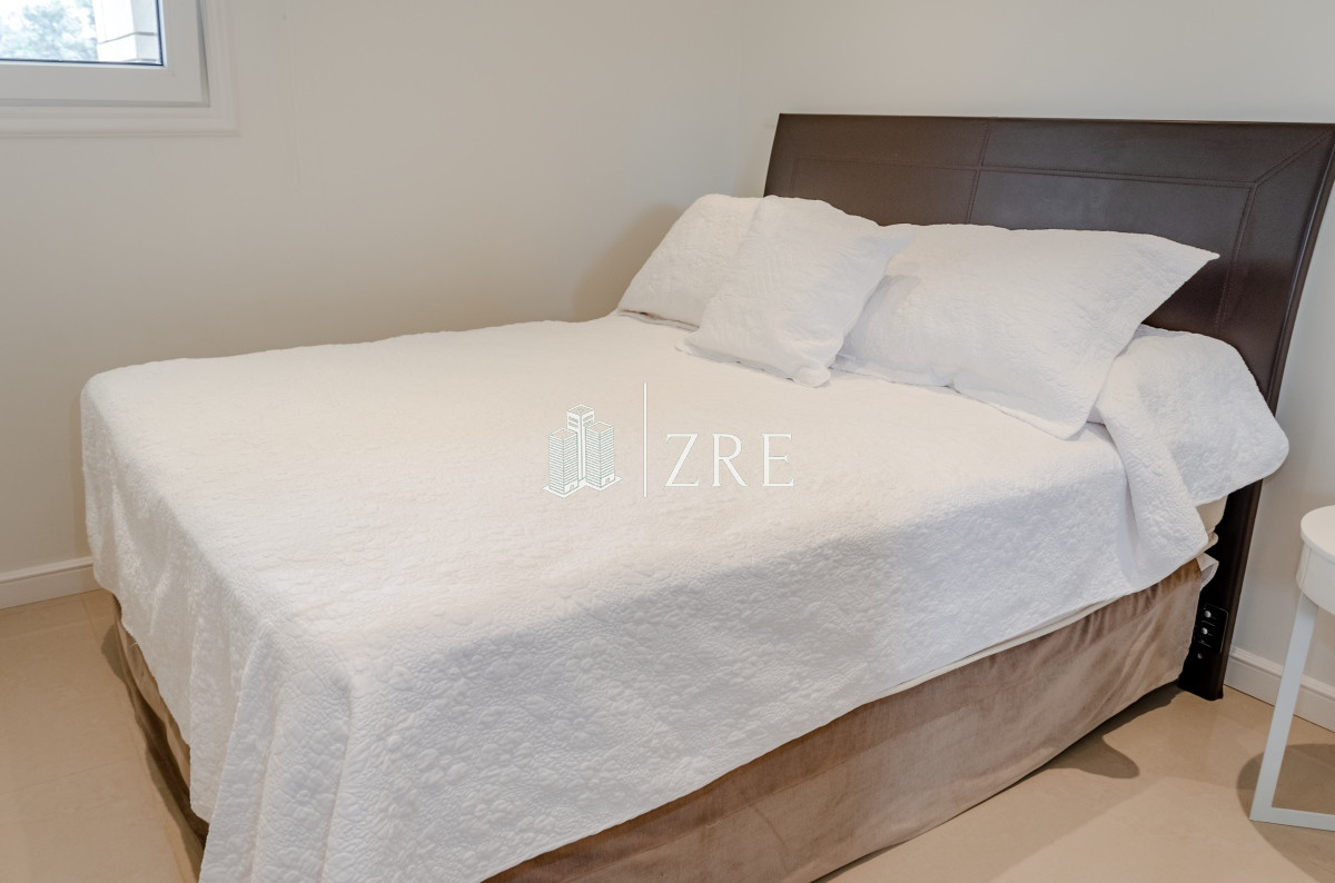 Apartamento ID.54 - Venta apartamento 4 dormitorios. Playa mansa, Punta del Este