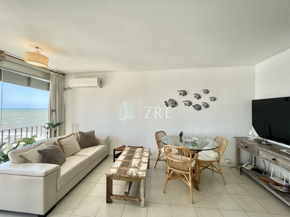 Apartamento ID.160 - Venta apartamento 1 dormitorio con vista al mar. Península, Punta del Este.  