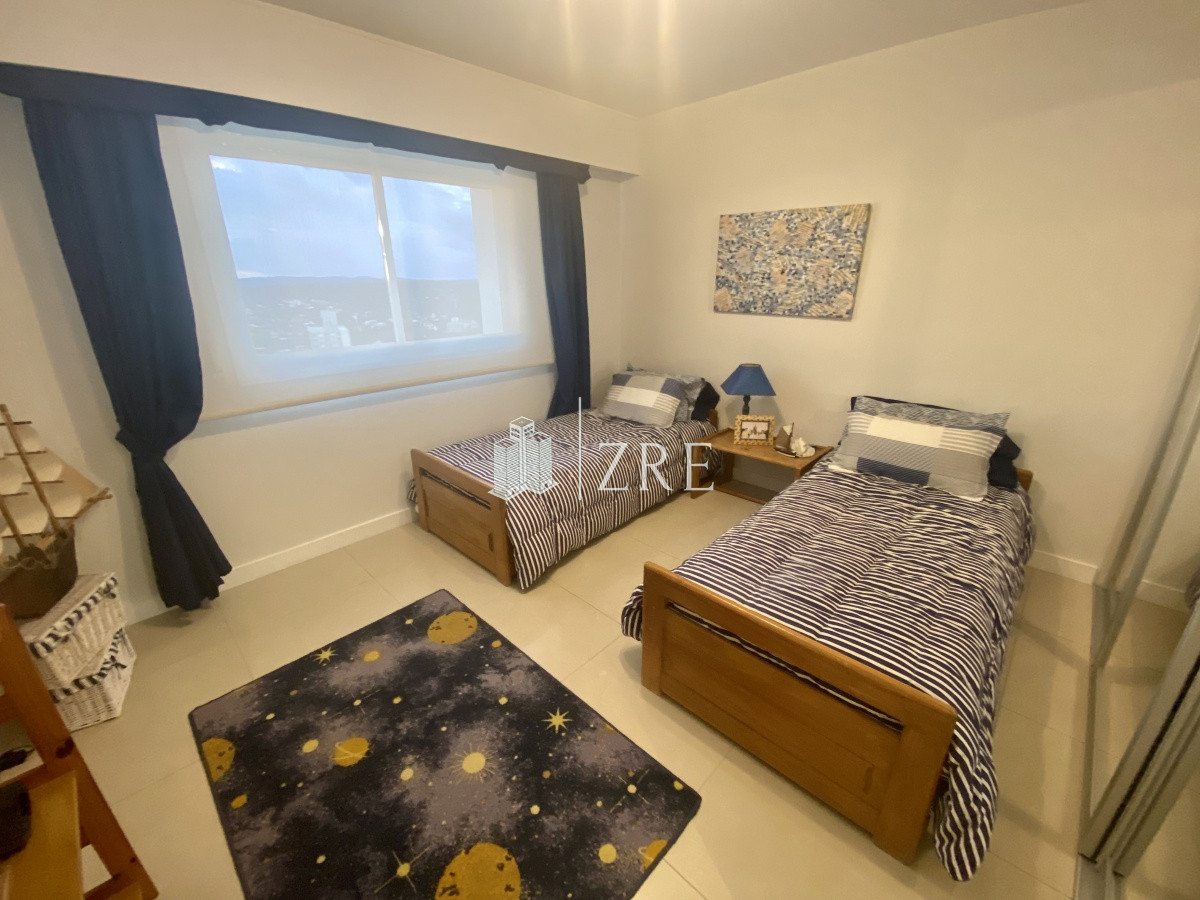 Apartamento ID.364 - Venta apartamento 4 dormitorios playa mansa Punta del Este